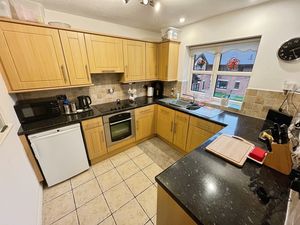 Kitchen- click for photo gallery